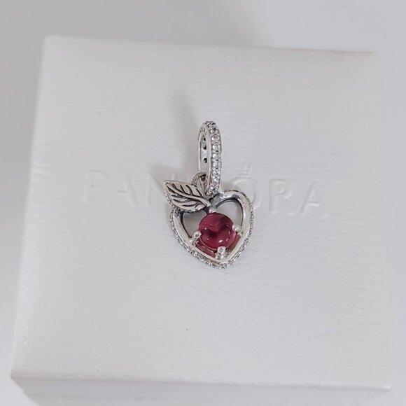 Pandora Disney Snow White Apple Pendant - Picture 3 of 6